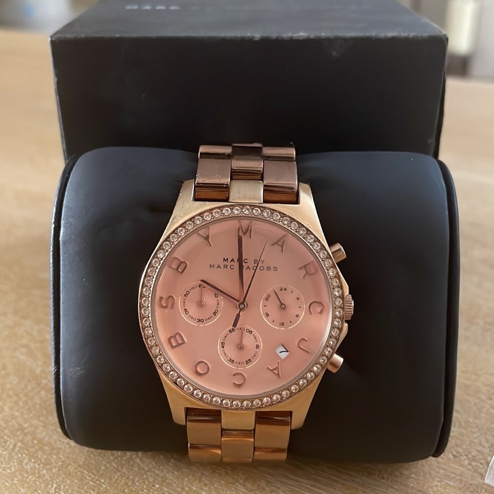 Marc Jacobs rose gold watch